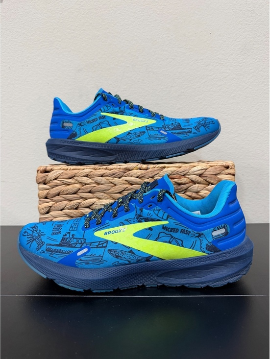 Brooks Shoes - Size 10.5 - Brooks Women’s Launch 9 “Run Wicked Happy - Boston Marathon Edition”